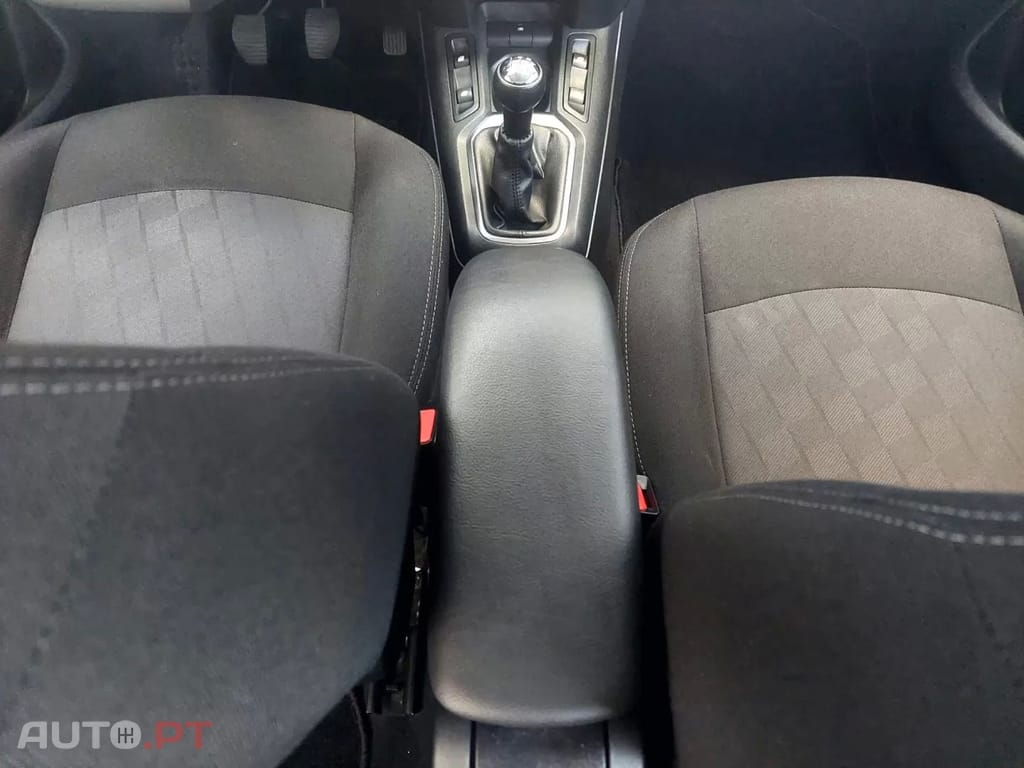 Citroen C-Elysée 1.2 PureTech Shine
