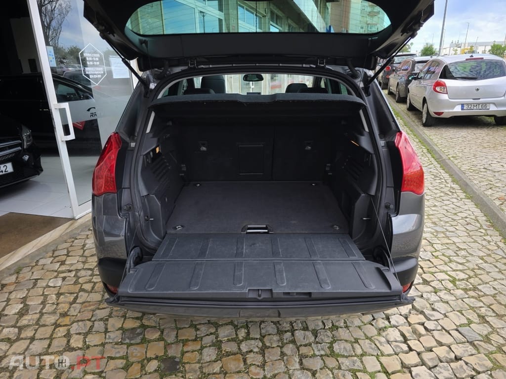 Peugeot 3008 1.6 e-HDi Executive CMP6