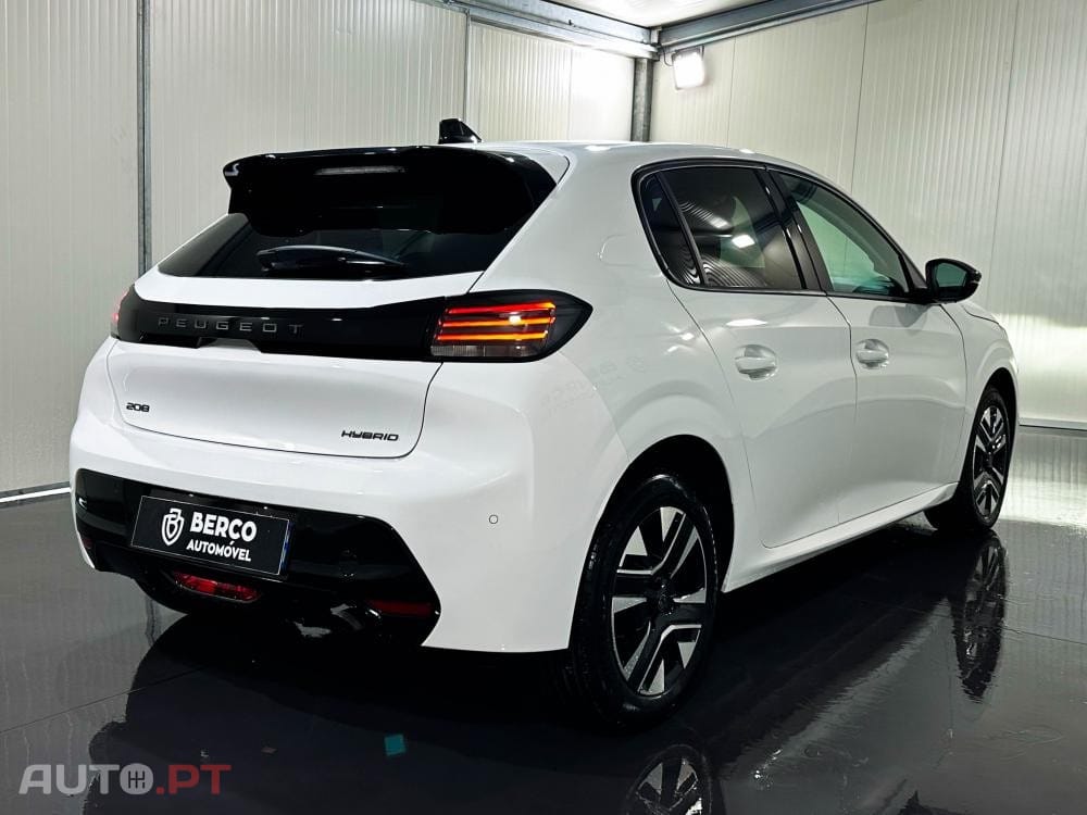 Peugeot 208 1.2 Hybrid Allure e-DCS6