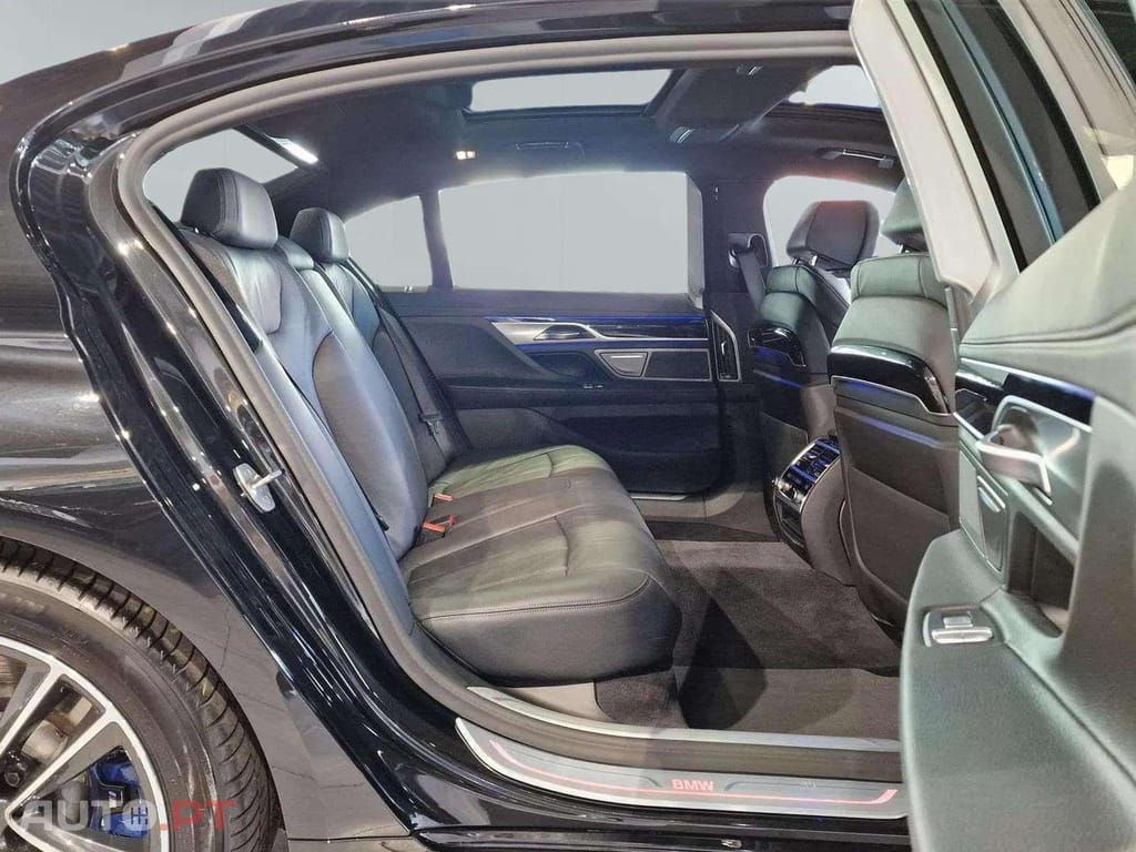 BMW 745 xDrive longo