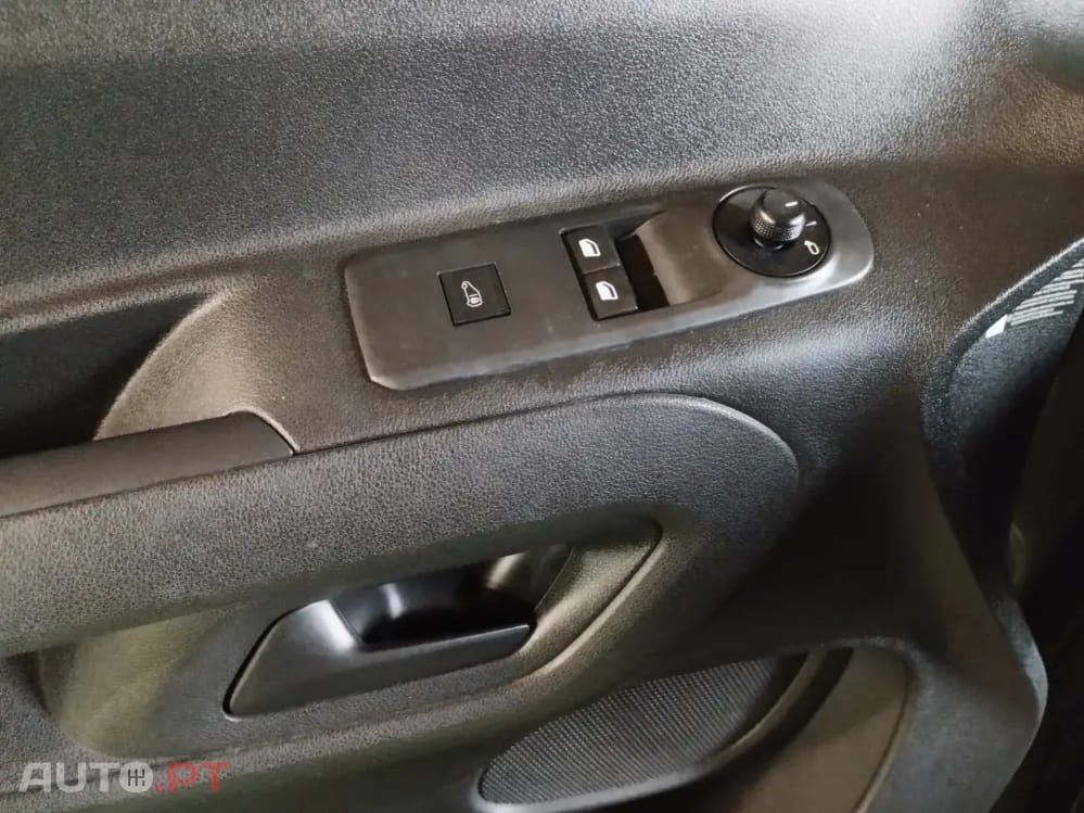 Peugeot Partner 1.5 Blue-HDI Premiun 3Lug