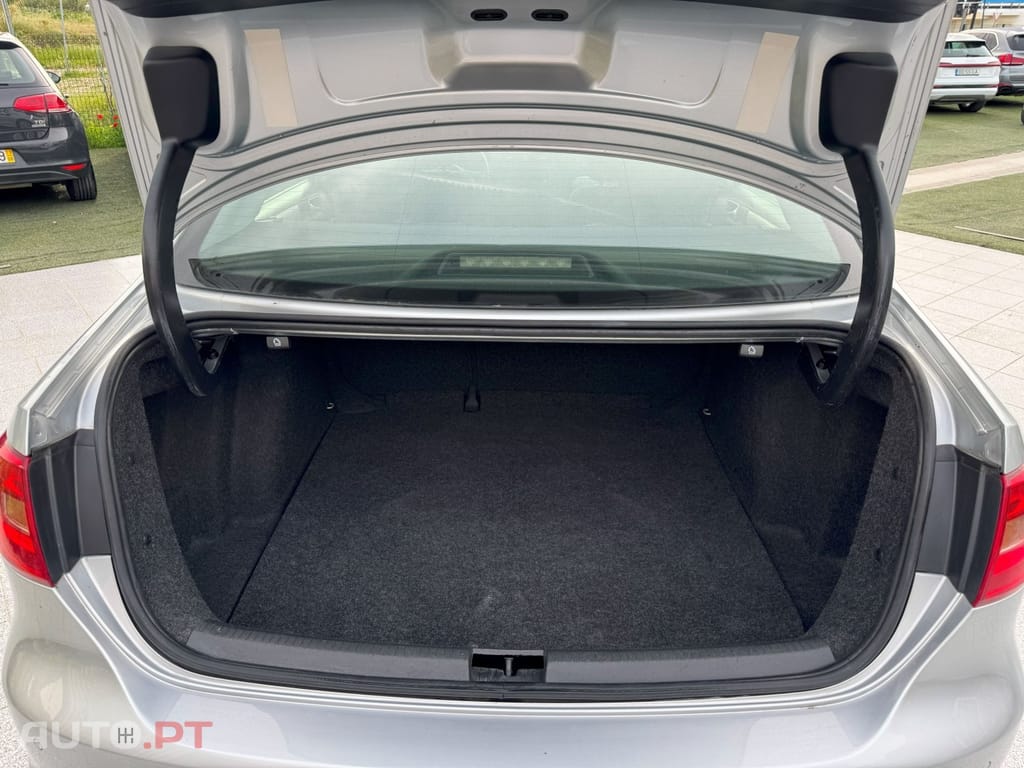 Volkswagen Jetta 1.6 TDi Confortline BM