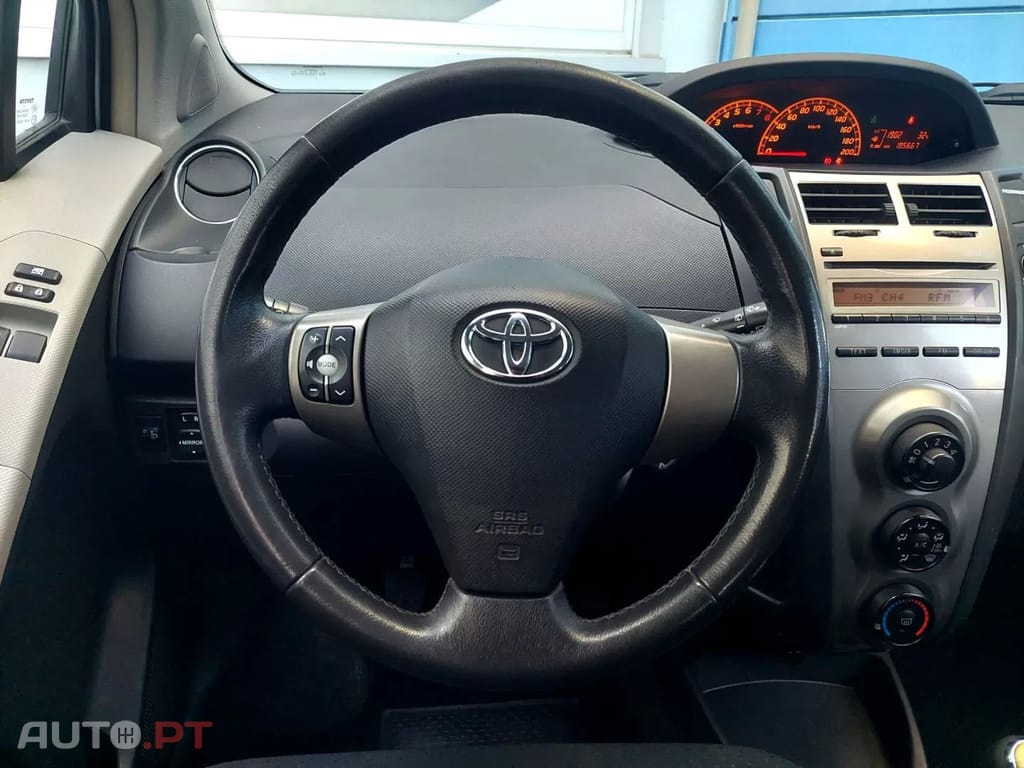 Toyota Yaris 1.0 VVT-i Comfort+AC