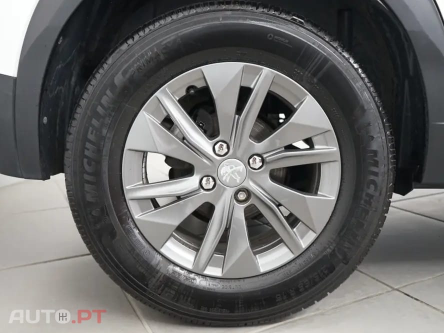 Peugeot 2008 1.2 PureTech Active Pack EAT8