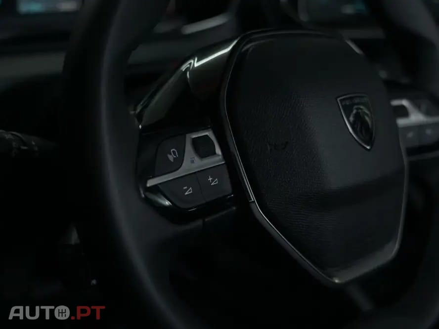Peugeot E-208 50 kWh Active