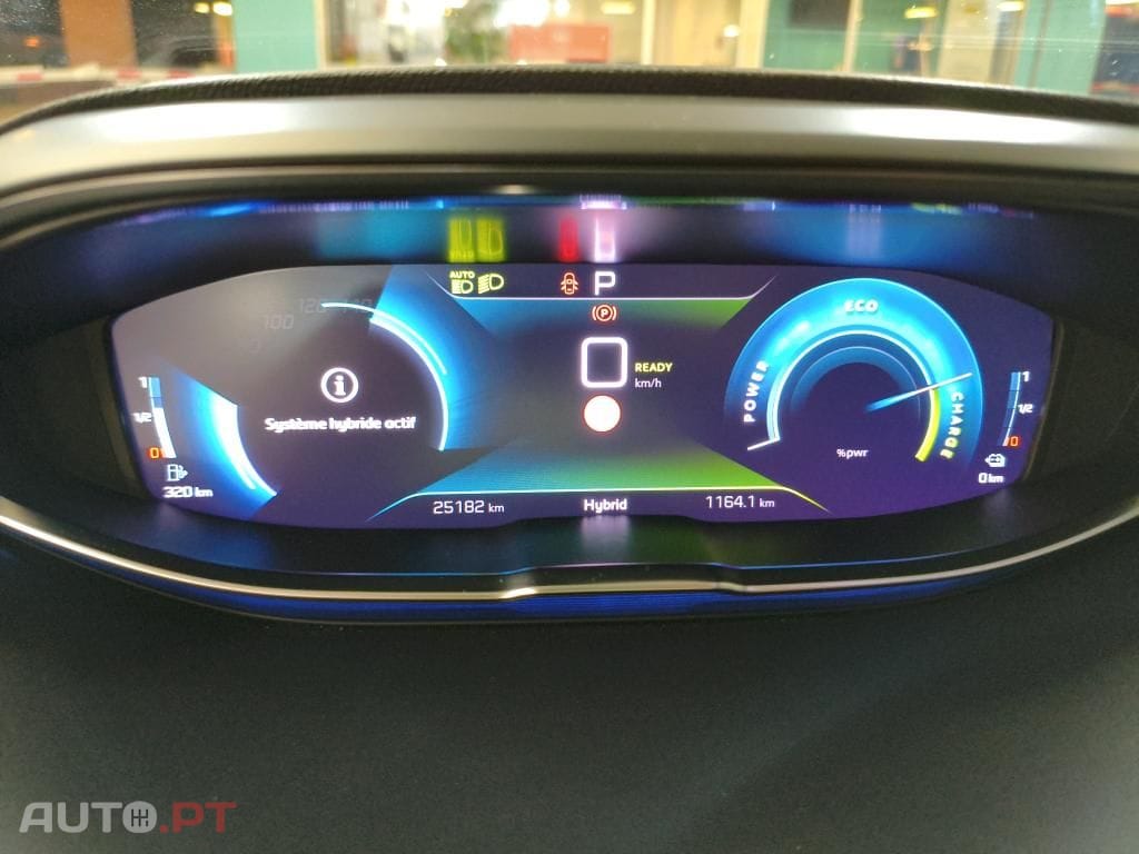Peugeot 3008 1.6 Hybrid Allure e-EAT8