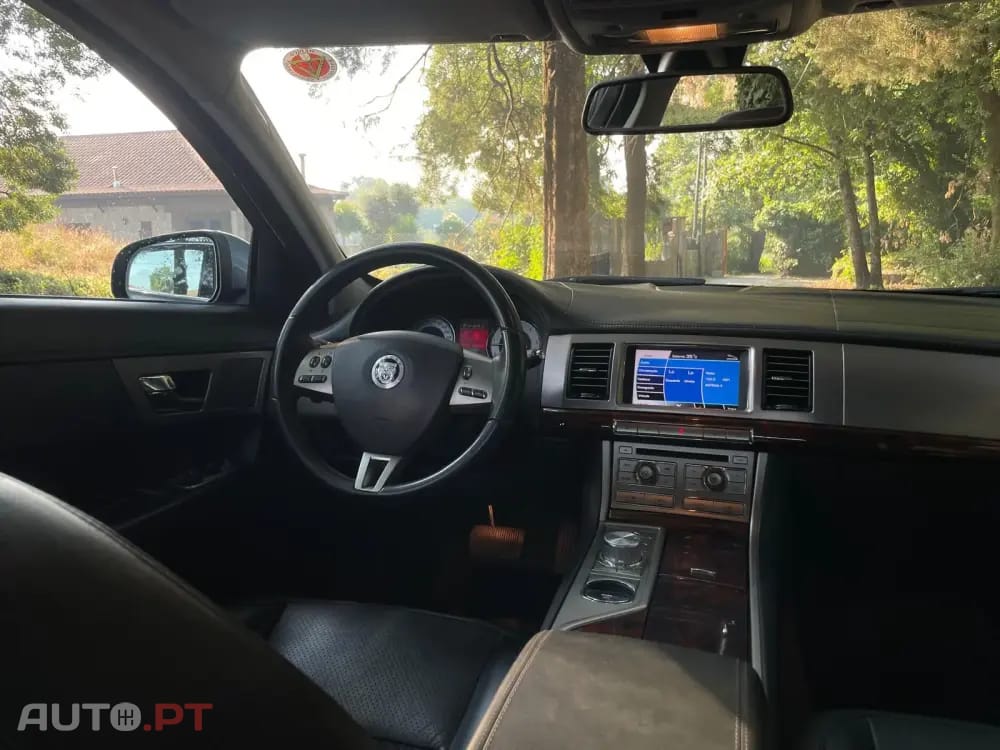 Jaguar XF 2.7 D V6 Premium Luxury