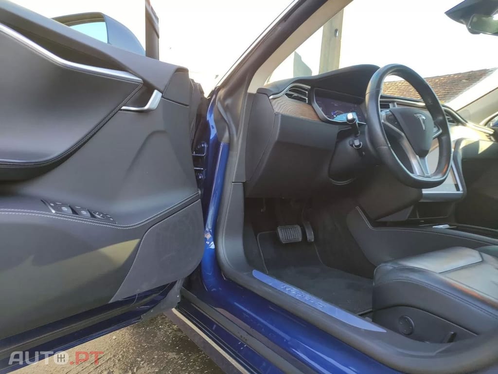 Tesla Model S 75D