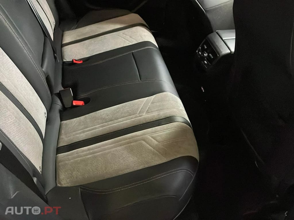 Peugeot 3008 1.6 Hybrid4 GT Pack e-EAT8