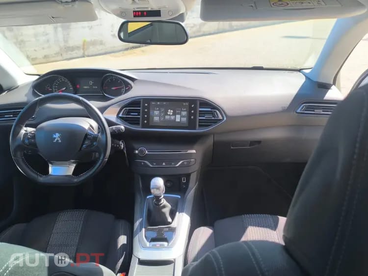 Peugeot 308 1.6 BlueHDi Allure J17