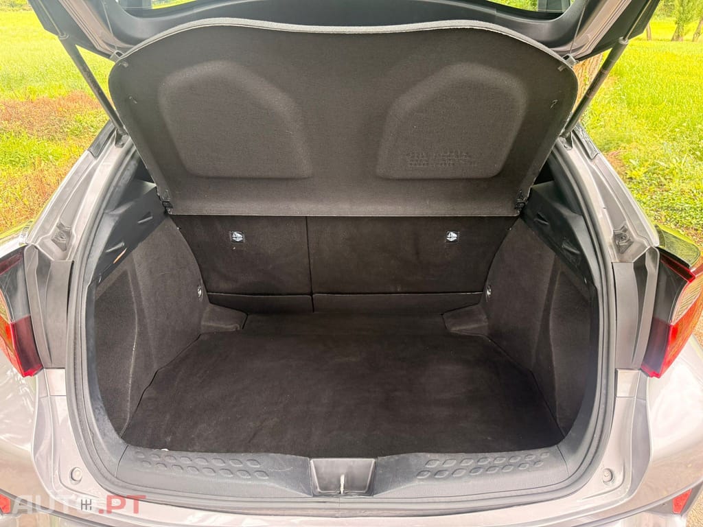 Toyota C-HR 1.8 Hybrid Dynamic Business