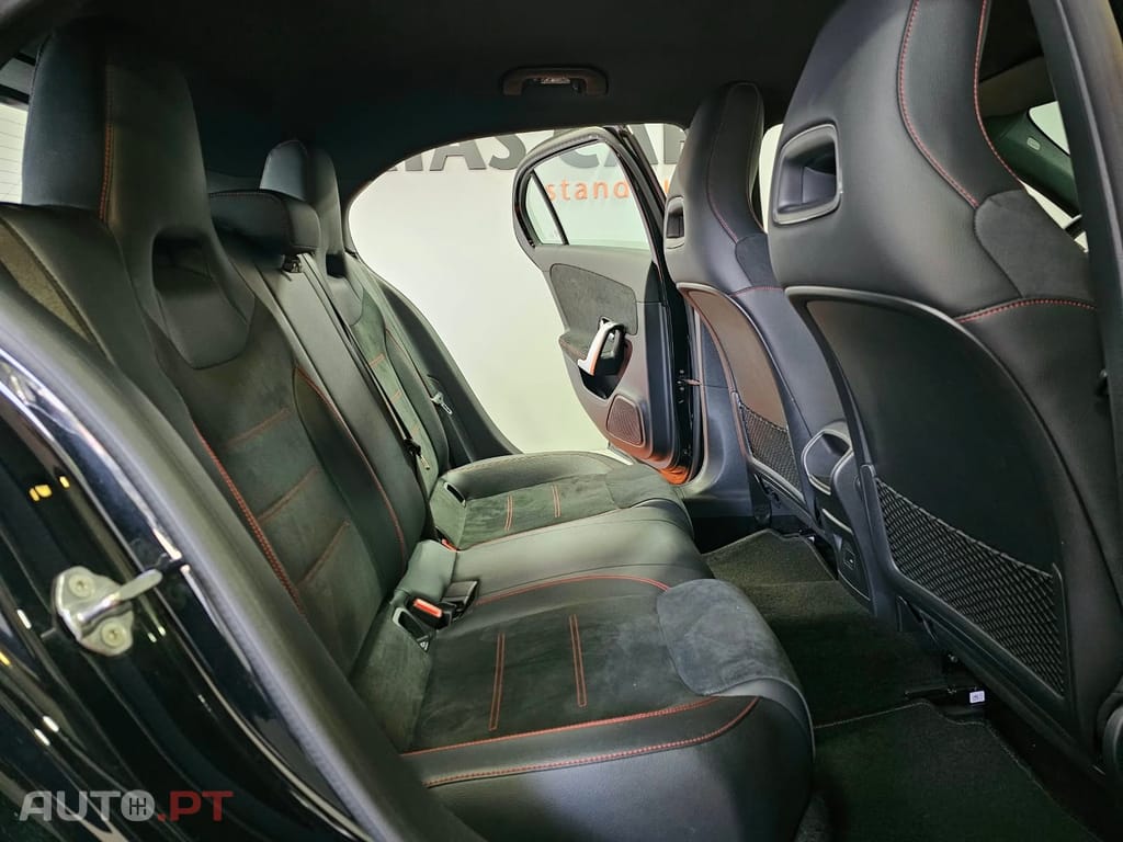 Mercedes-Benz A 250 e AMG Line