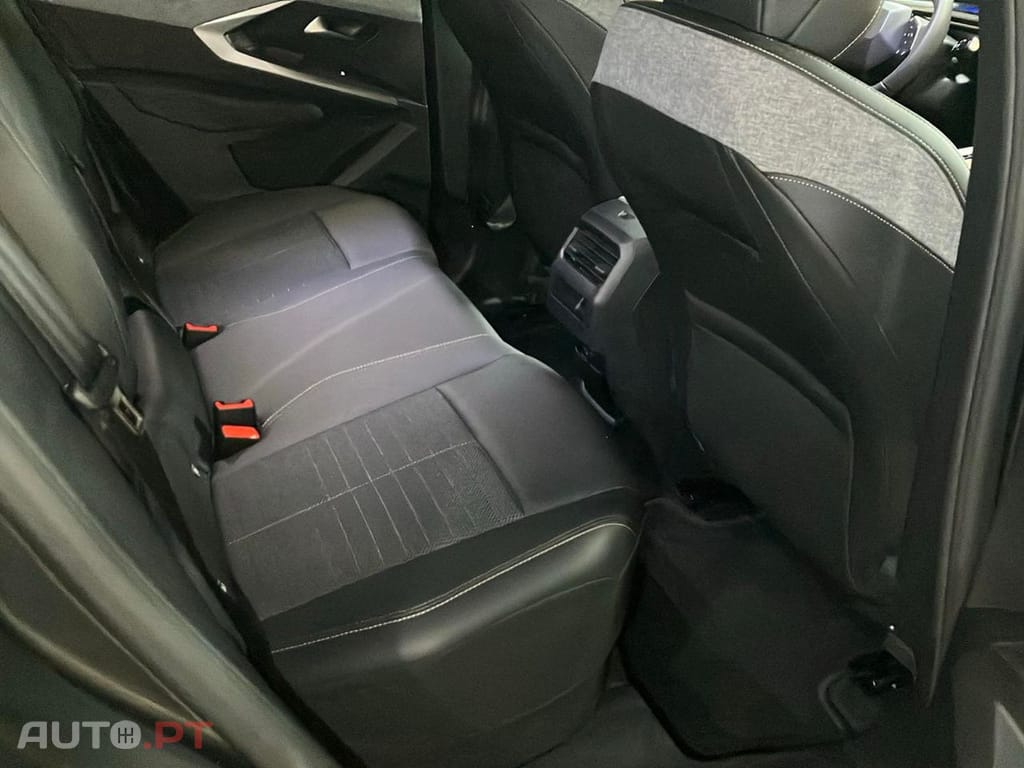 Peugeot 3008 1.2 Hybrid Allure e-DCS6