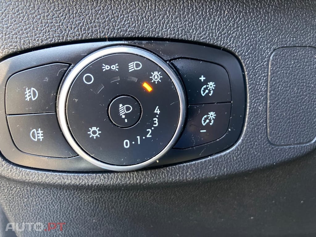 Ford Focus 1.0 EcoBoost Hybrid ST-LINE