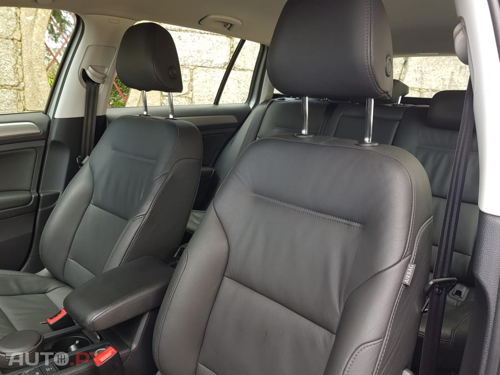 Volkswagen Golf Variant 2.0 TDi Highline DSG