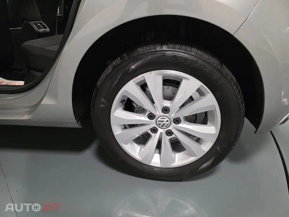 Volkswagen Golf 1.6 TDI CONFORTLINE