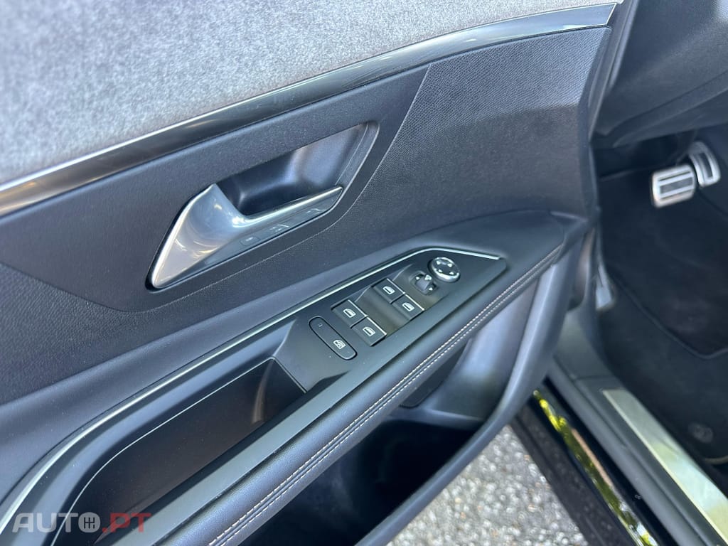 Peugeot 3008 1.6 Hybrid GT Pack e-EAT8