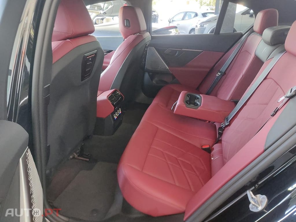 BMW i5 eDrive40 Pack Desportivo M Pro