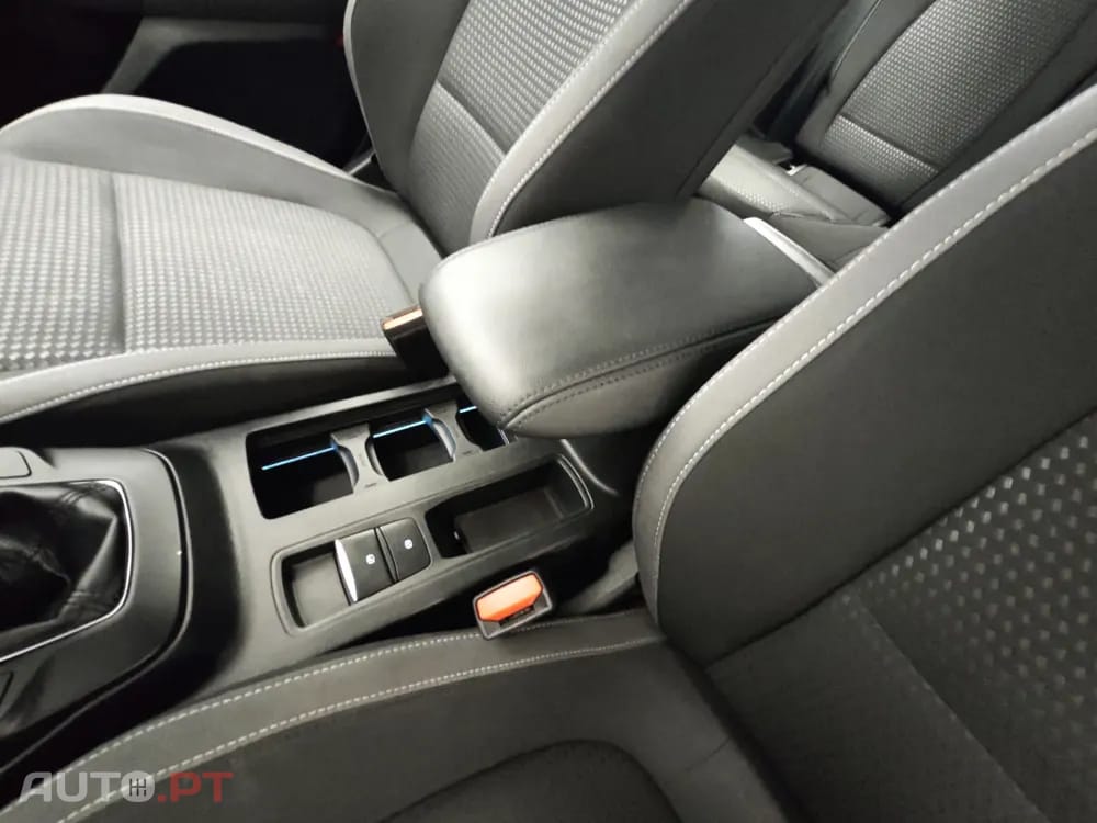 Ford Focus SW 1.0 EcoBoost MHEV Connected