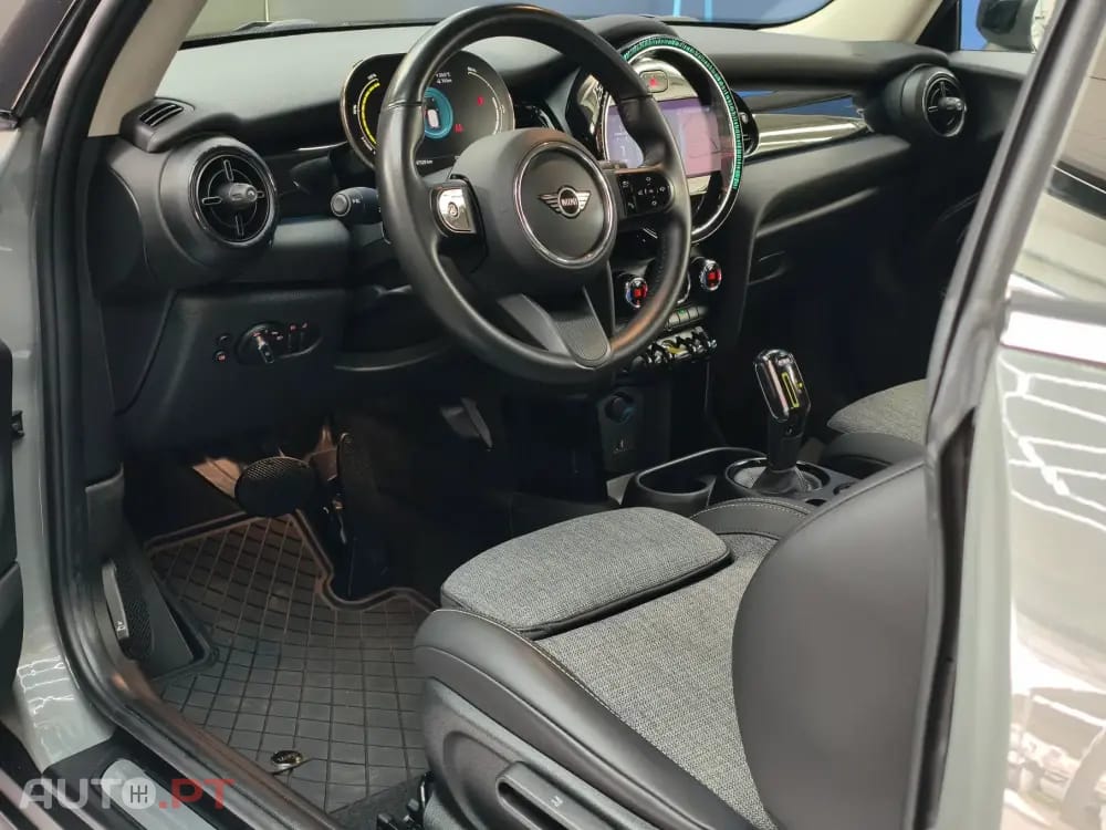 MINI Cooper Cooper SE