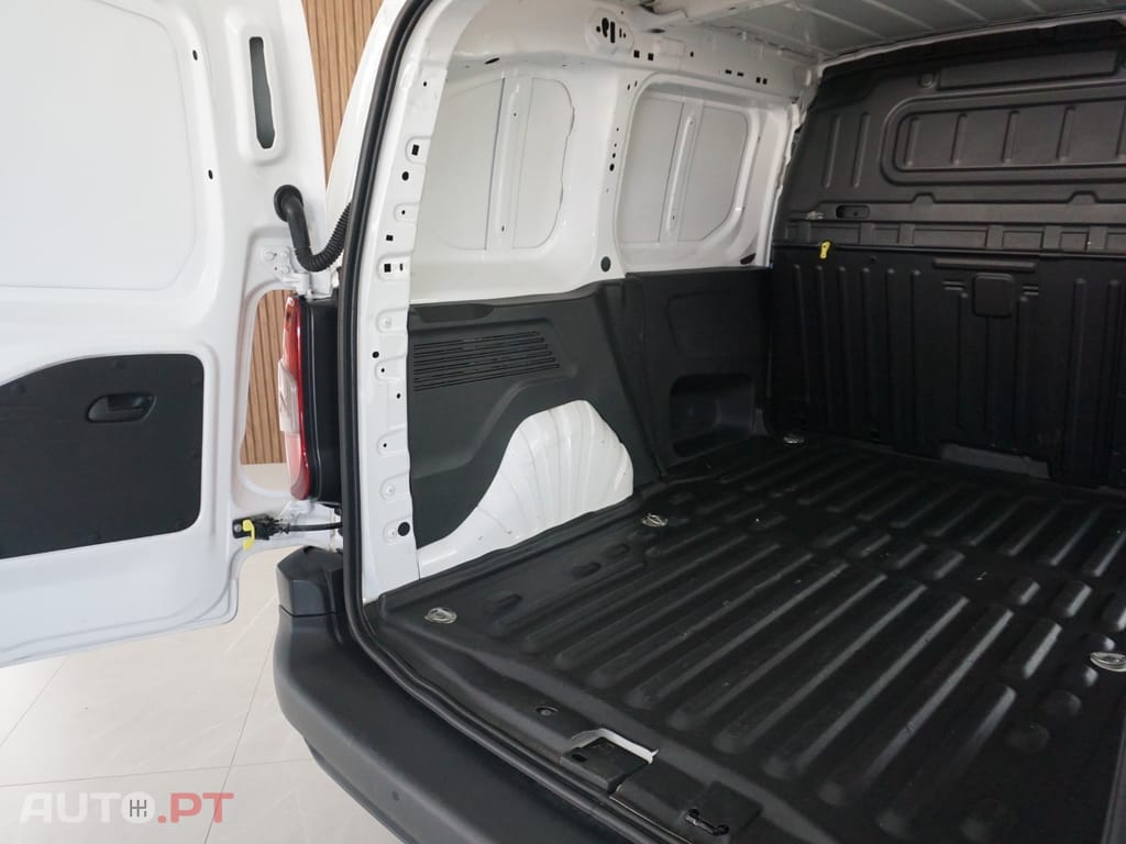 Peugeot Partner 1.5 BlueHDi Asphalt Standard