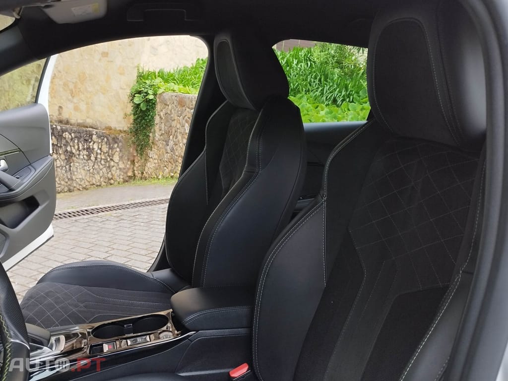 Peugeot E-208 50 kWh GT