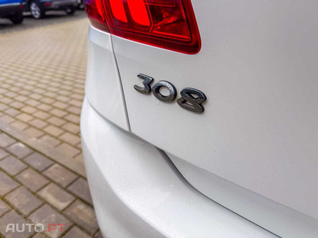Peugeot 308 1.5 BlueHDi Business Line