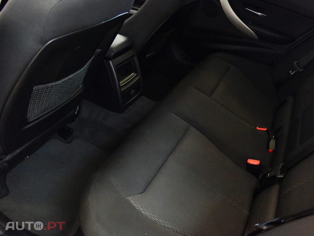 BMW 320 d Touring xDrive Auto