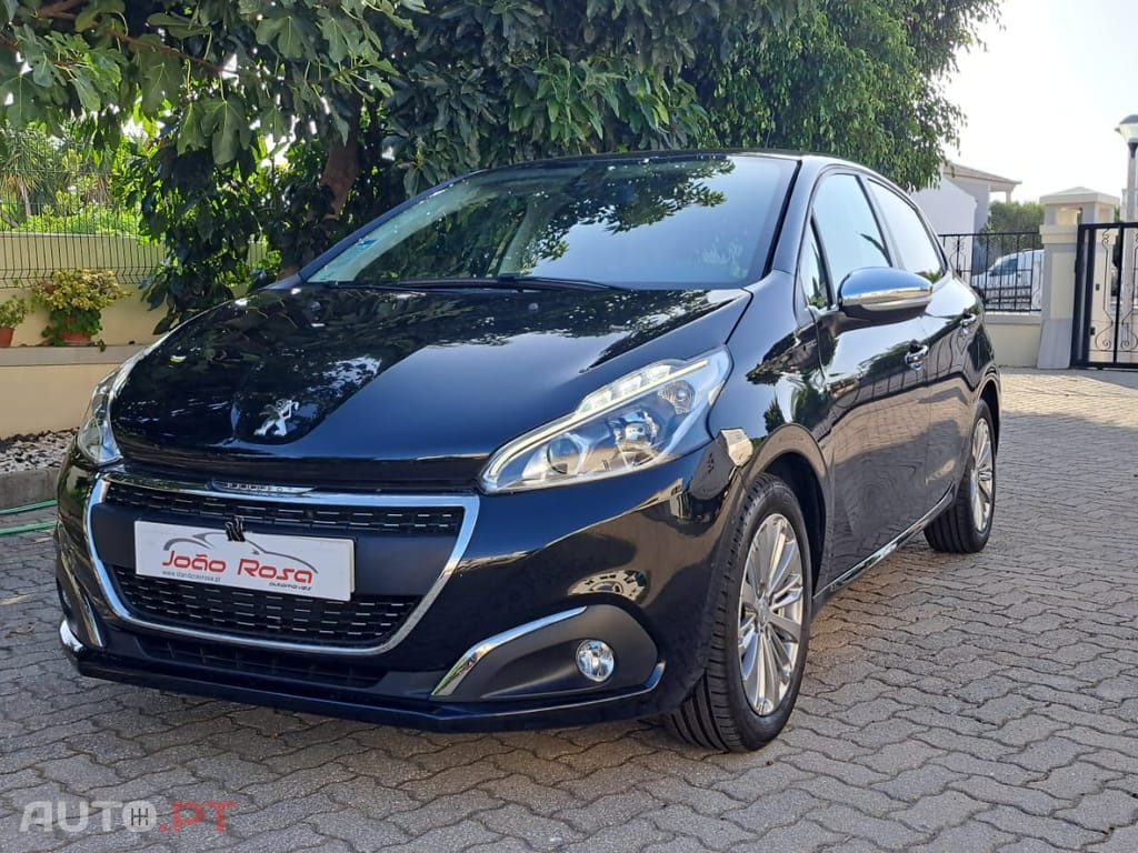 Peugeot 208 1.2 PureTech Signature