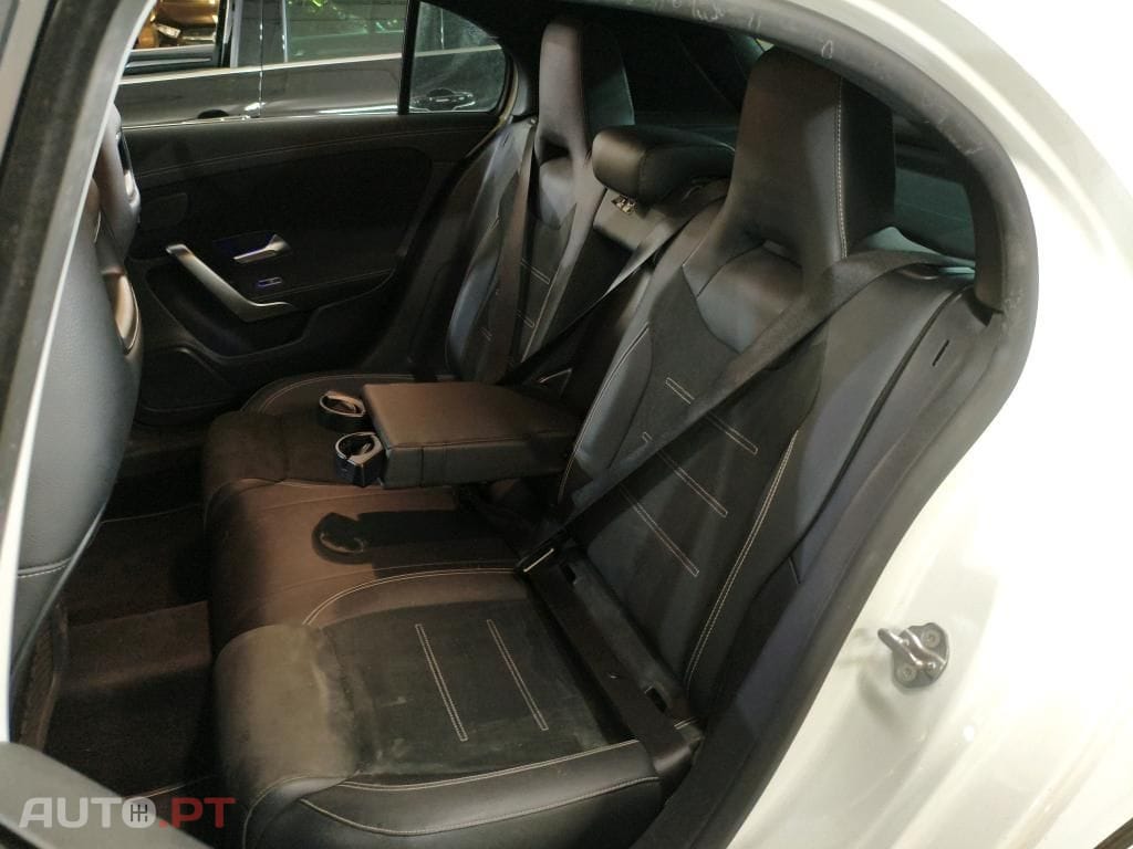 Mercedes-Benz A 250 e AMG Line