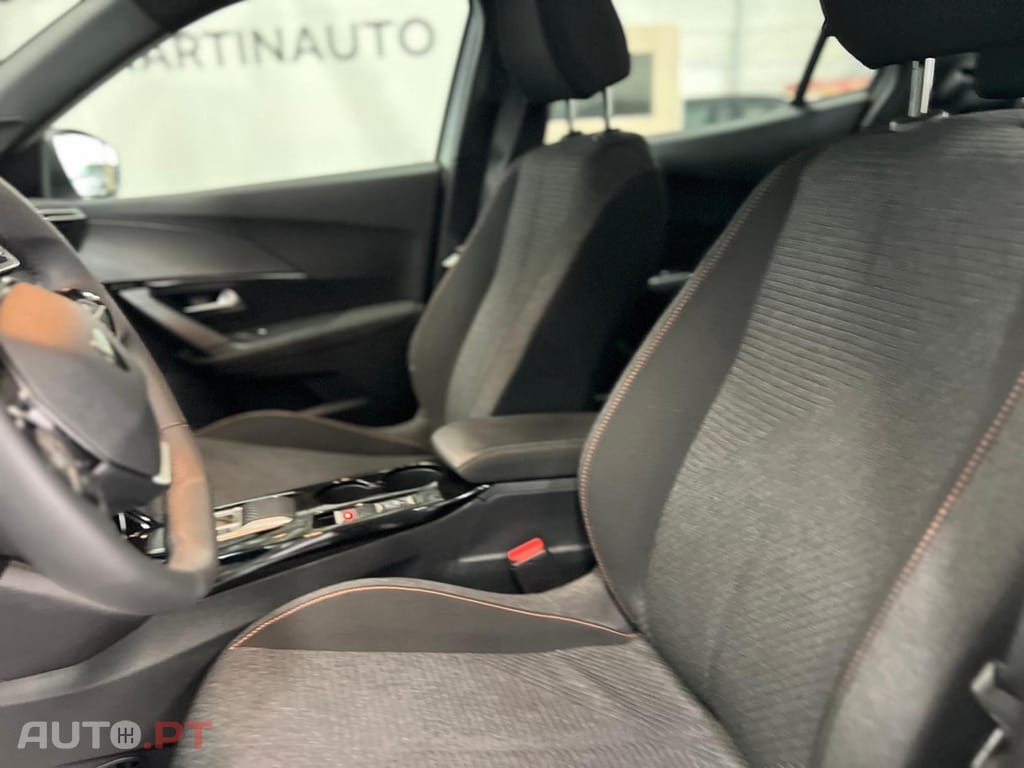 Peugeot E-2008 50 kWh Allure