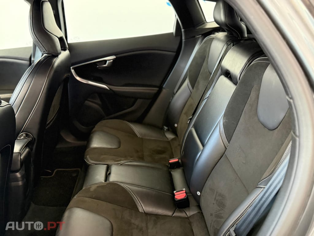 Volvo V40 2.0 D2 R-Design