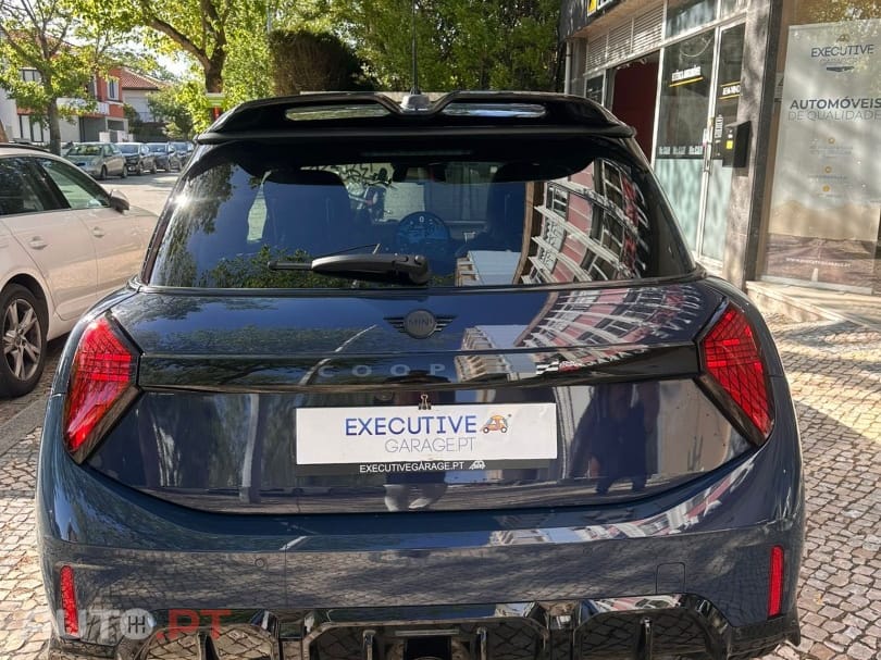 MINI Cooper John Cooper Works Auto Desportiva