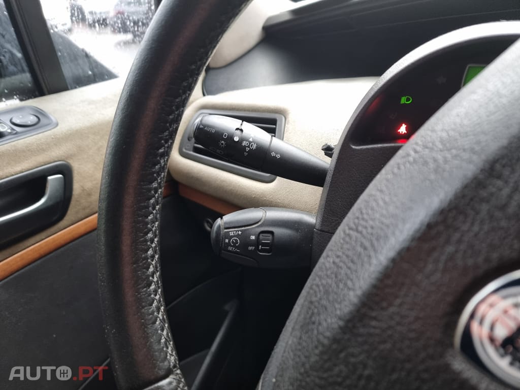 Lancia Phedra 2.2 JTD