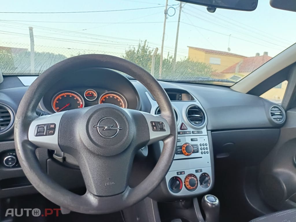 Opel Corsa 1.2 Enjoy