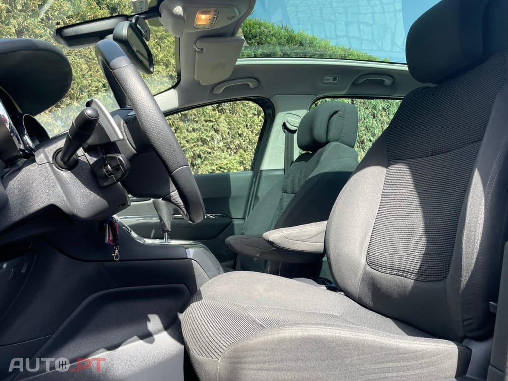Peugeot 5008 1.6 E-HDi 7L Allure 2-Tronic