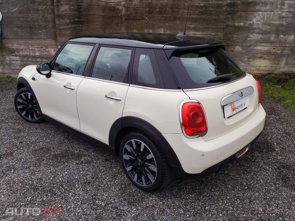 MINI Cooper Cooper D Auto — fotografia 12