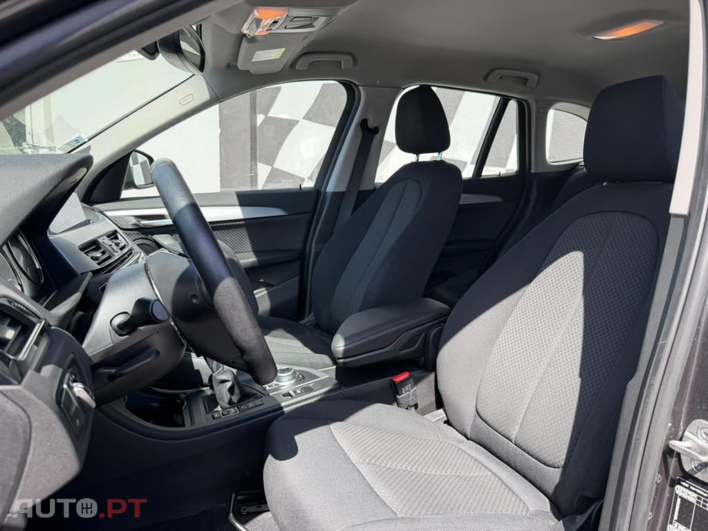 BMW X1 xDrive25e Advantage — fotografia 7