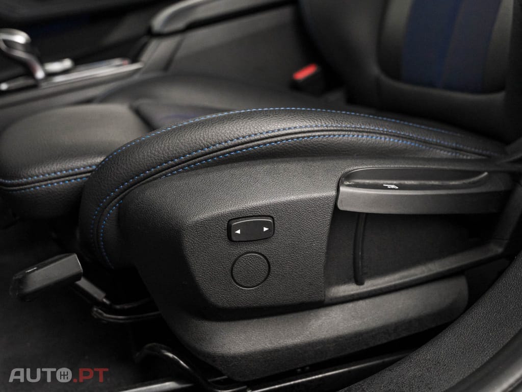 BMW 118 i Pack Desportivo M Auto