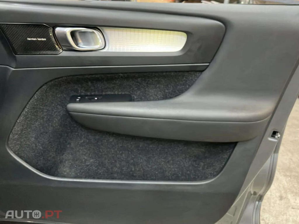 Volvo XC40 2.0 D3 150 MOMENTUM