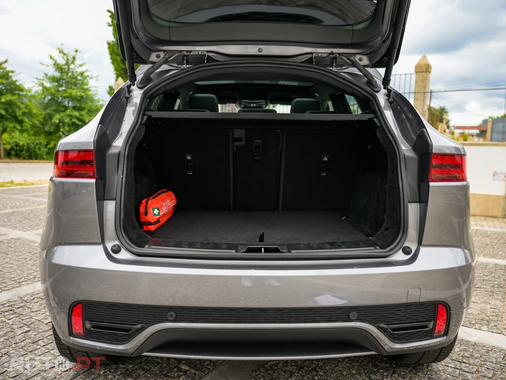 Jaguar E-Pace 1.5 P300e R-Dynamic SE AWD Aut.