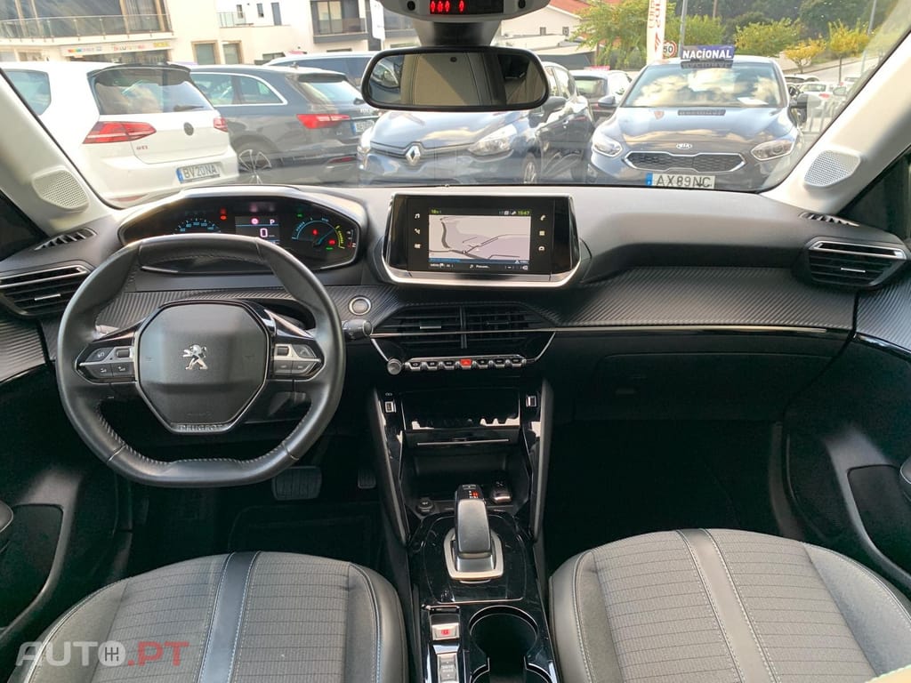 Peugeot E-208 50 kWh Allure Pack