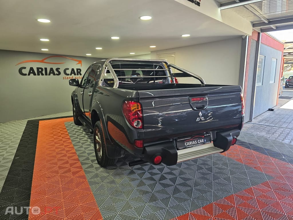 Mitsubishi L200 2.5 DI-D CD Invite AC 4WD