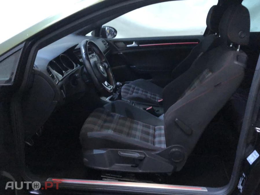 Volkswagen Golf GTI Performance BlueMotion