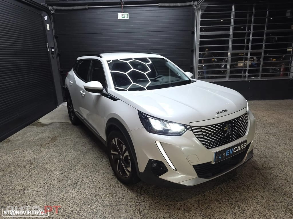 Peugeot E-2008 50 kWh Allure Pack