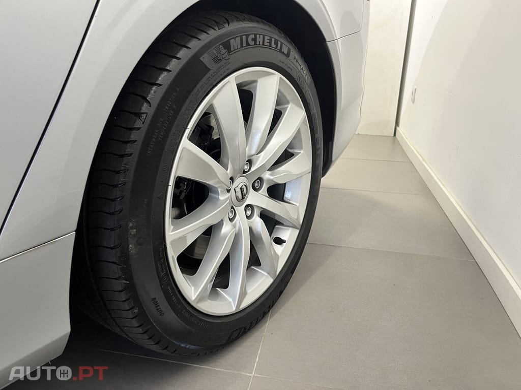 Volvo V90 2.0 D5 Momentum AWD Geartronic