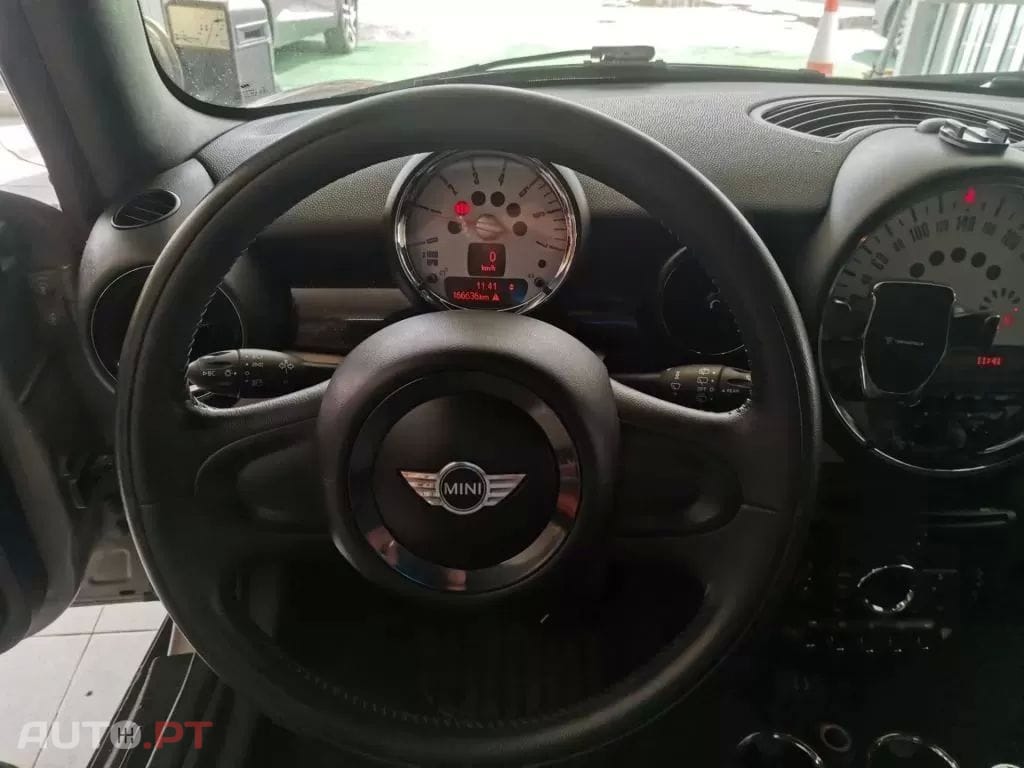 MINI Cooper D Baker Street