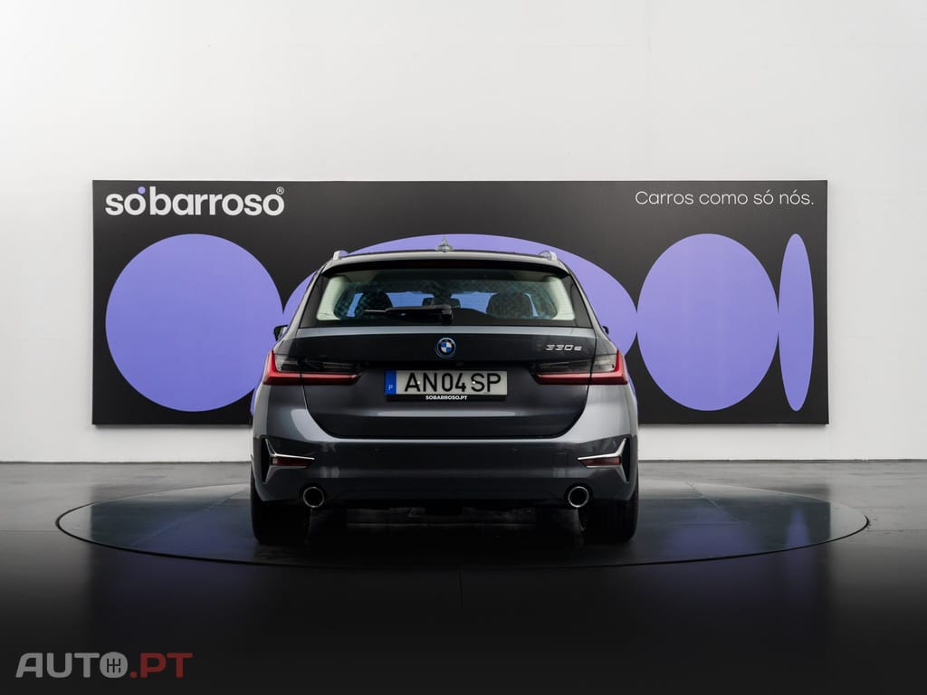 BMW 330 e Line Luxury Auto