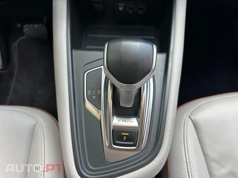 Renault Captur 1.6 E-Tech Initiale Paris