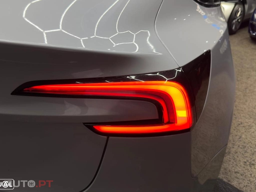 Tesla Model 3 Tração Traseira